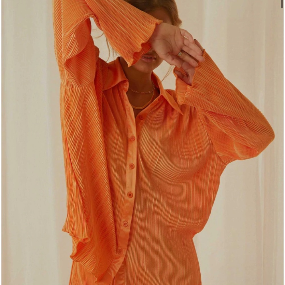 NWT Peppermayo Exclusive
Change of Pace Shirt - Tangerine
